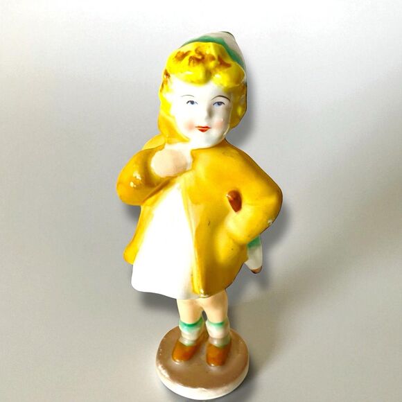 Vintage Spring Girl With Umbrella  Rain Coat Approx 5.5 Inch Japan 1950's Rare - Picture 2 of 7